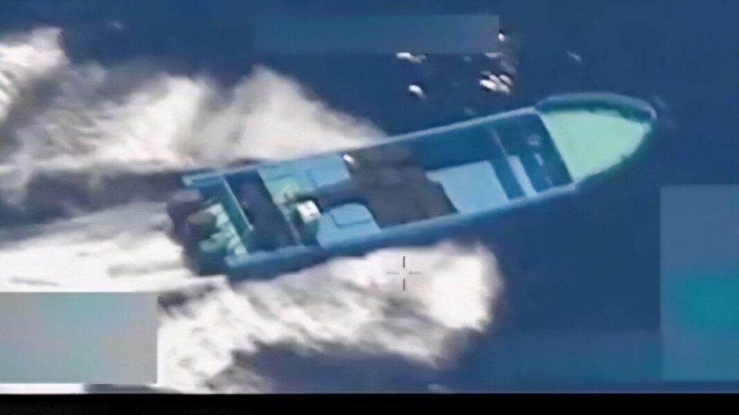 ¡Continúan asesinatos en el Caribe! EE. UU. destruye lancha y mata a tres tripulantes