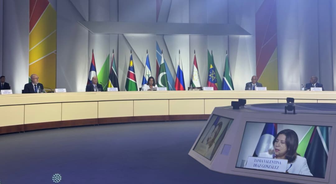 Un frente internacional emerge contra las prácticas neocoloniales
