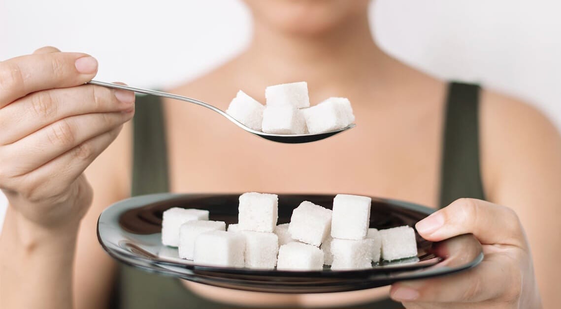 Expertos explican lo que tu cuerpo sufre cuando consumes azúcar en exceso
