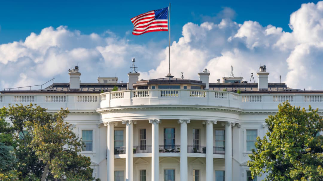 El senado pide desclasificar los movimientos militares de Trump