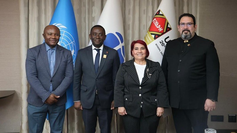 Venezuela sella acuerdos turísticos con Honduras y Angola