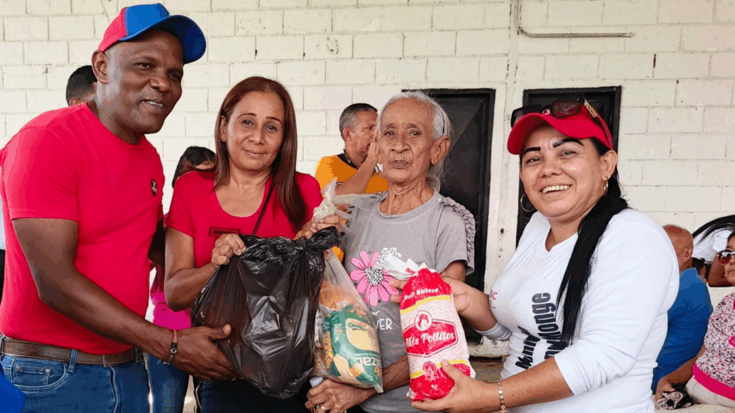 Así fue la jornada social que priorizó a los abuelos de Manuel Monge