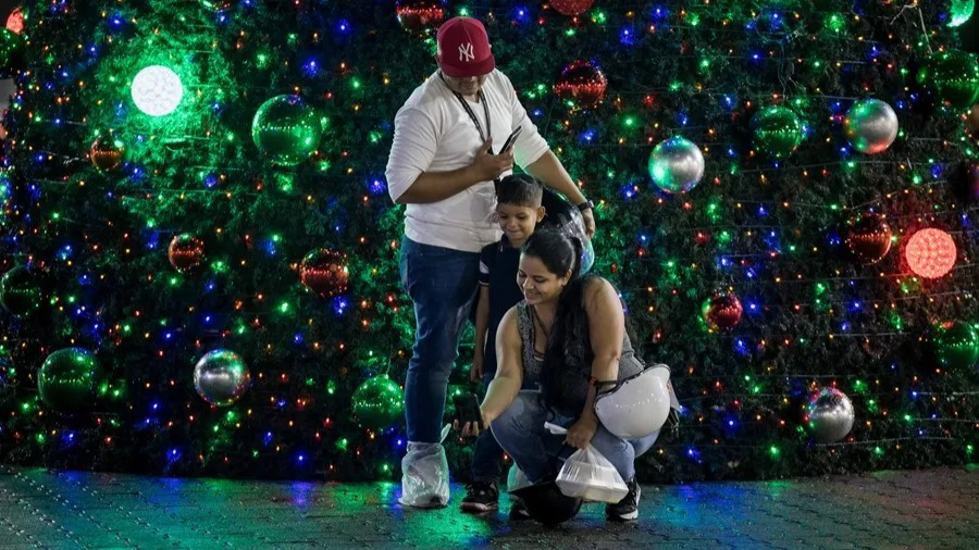 Bloomberg: Venezolanos no le paran a Trump