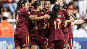 Vinotinto Femenina Perú