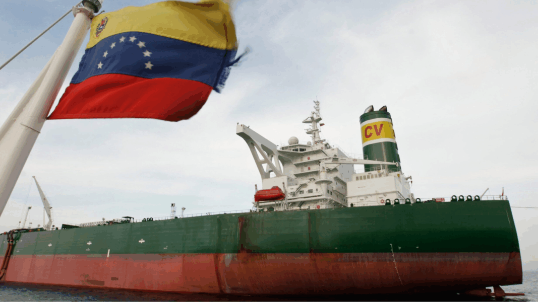 Venezuela denuncia “robo descarado” de buque petrolero