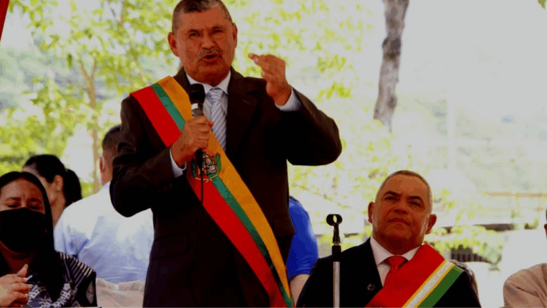 alcalde Félix Linares