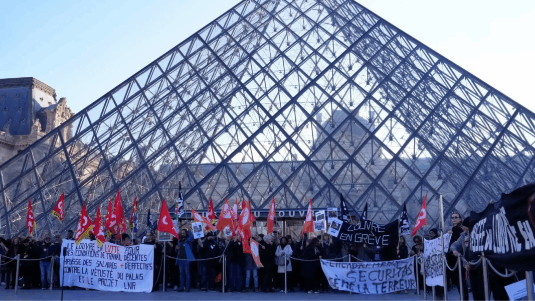 ¿Por qué está cerrado el Museo del Louvre?