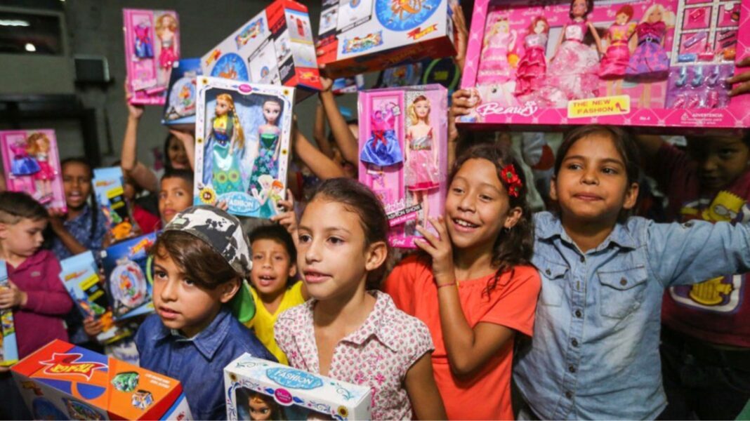 Gobierno garantiza juguetes para niños en todo el país