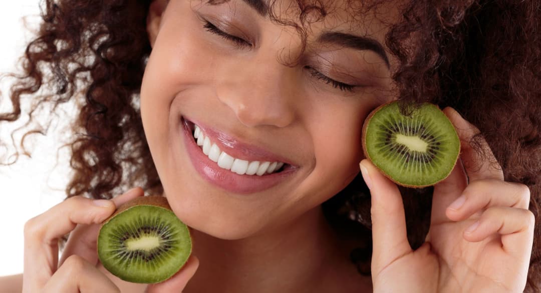 Descubre cómo dos kiwis al día pueden cambiar tu piel por completo