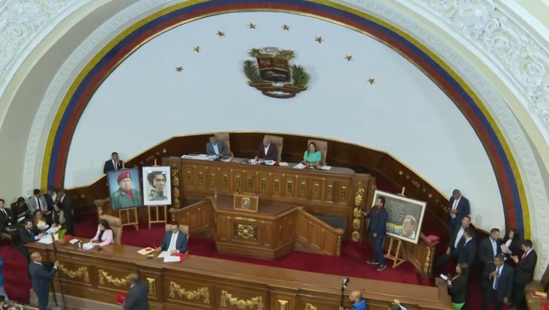 Prisión para quienes apoyen el robo del petróleo venezolano