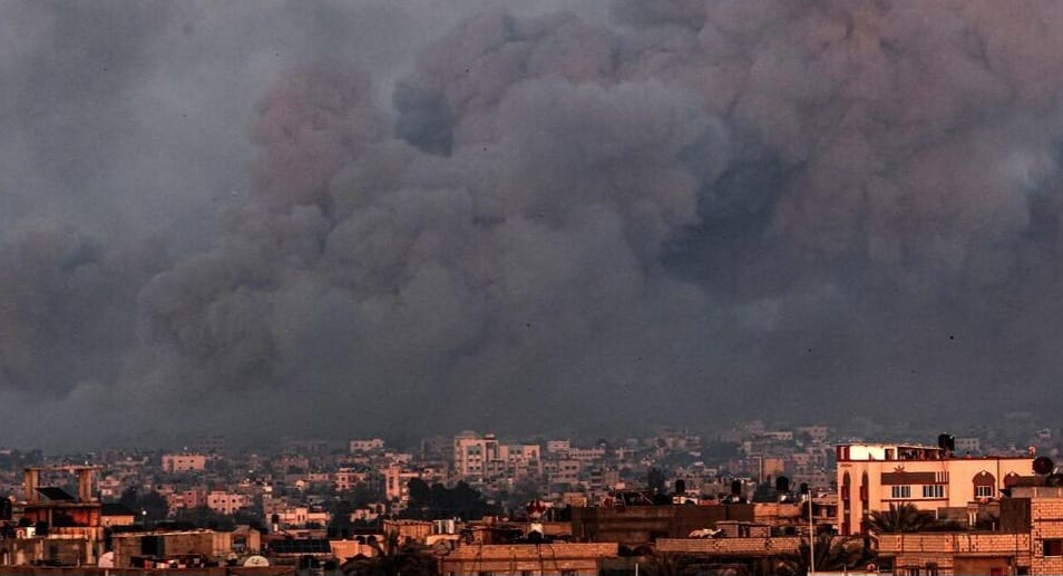 Navidad bajo fuego: Gaza sufre intensos bombardeos