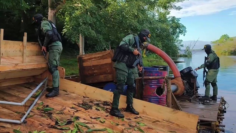 FANB destruye arsenal de minería ilegal en Bolívar