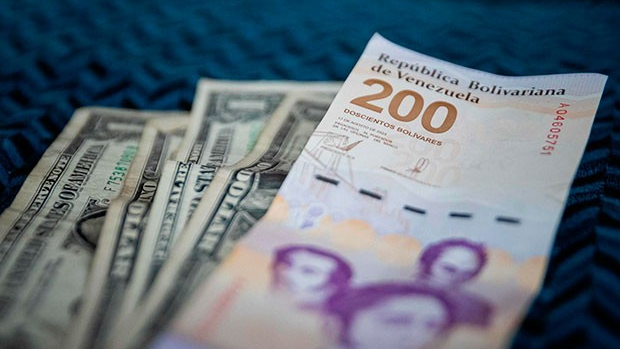 ¿Cómo sobrellevar la devaluación del bolívar?