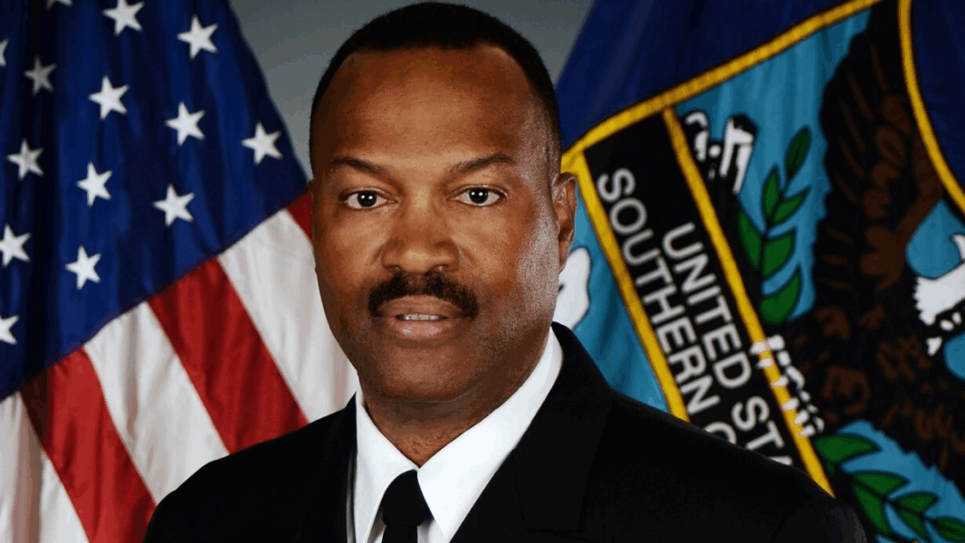 Pentágono expulsa a jefe del Comando Sur