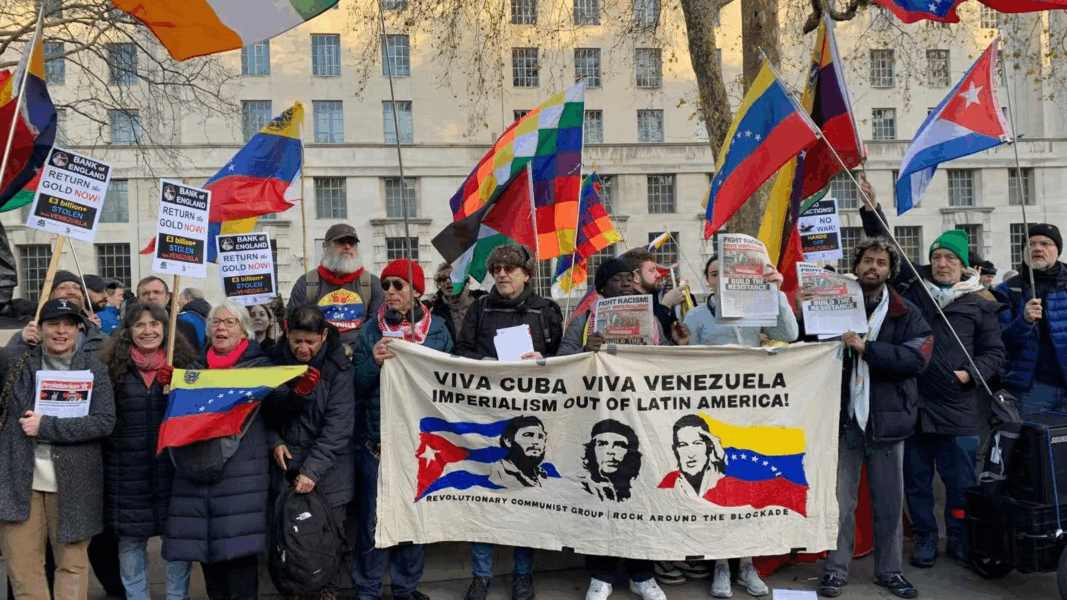 Protestan en Londres contra el despliegue naval de Estados Unidos