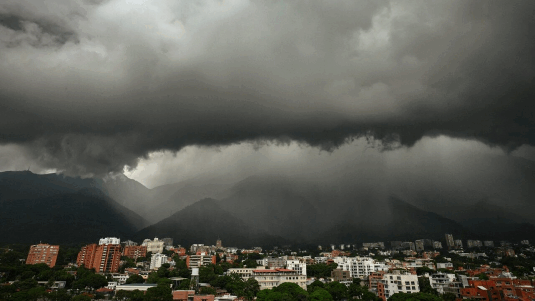 Lluvias dispersas desde la mañana de este viernes
