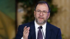 Yván Gil trabajadores