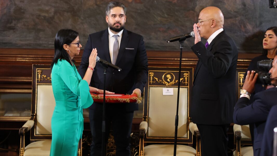 El Parlamento juramenta a Delcy Rodríguez como Presidenta Encargada de Venezuela