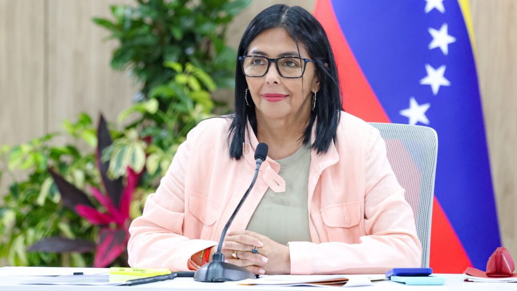 Delcy Rodríguez: Venezuela se gobierna con poder popular y sin agentes externos