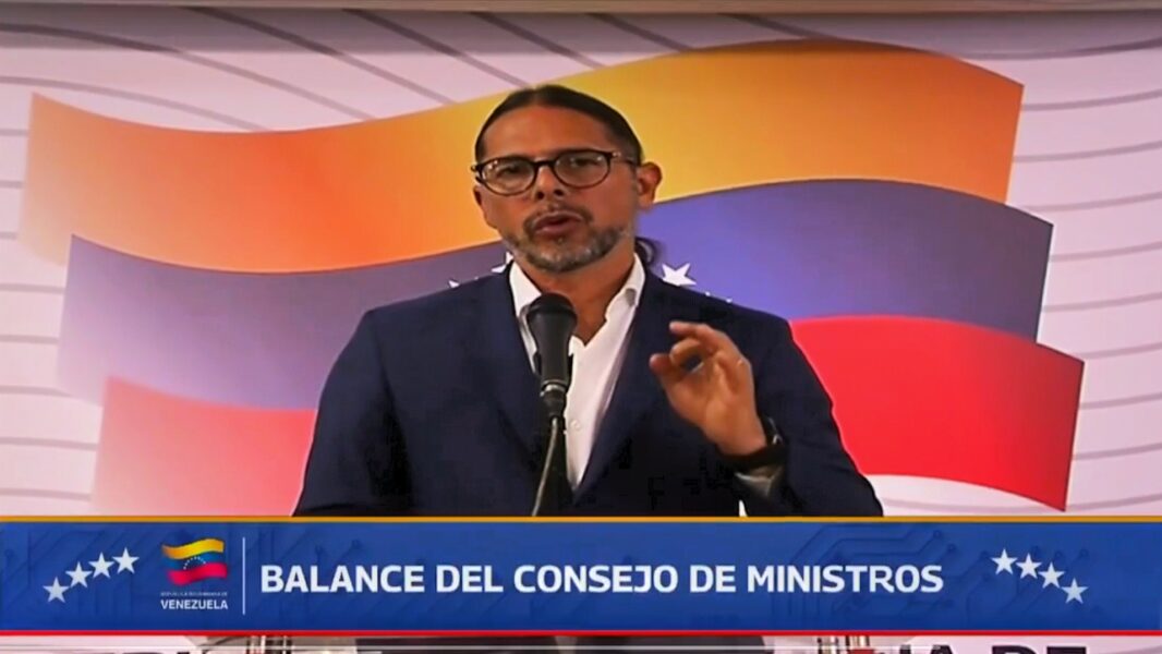 Delcy Rodríguez crea una comisión especial para la liberación de Maduro y Cilia