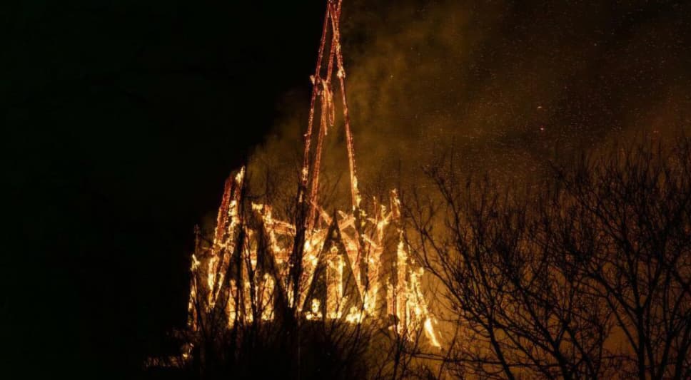 La Vondelkerk arde: Año Nuevo termina en tragedia en Ámsterdam