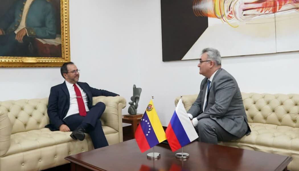 Caracas y Moscú reafirman cooperación en encuentro diplomático
