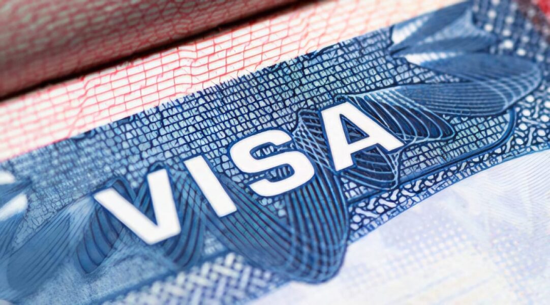 EE.UU. suspende visas de inmigrante para ciudadanos de 75 países