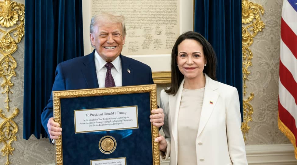 María Corina Machado se vuelve el hazmerreír tras ‘regalarle’ su Nobel a Trump