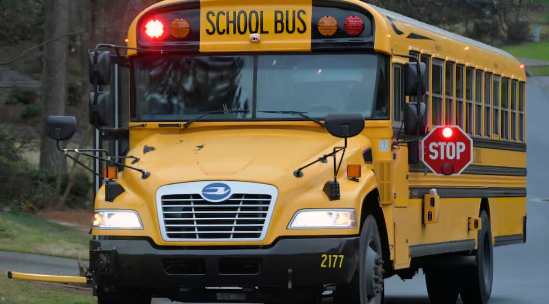 Trágico accidente de tráfico deja 11 alumnos muertos y 5 heridos en Sudáfrica