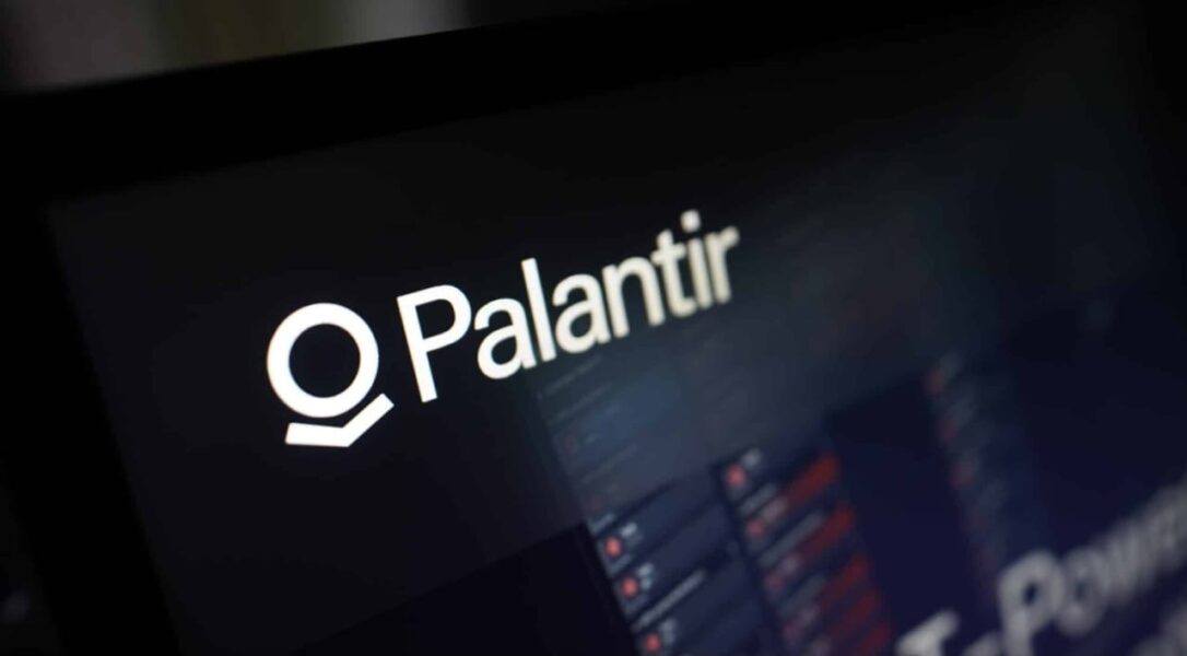 Palantir crea sistema de IA para perseguir migrantes en operativos de ICE