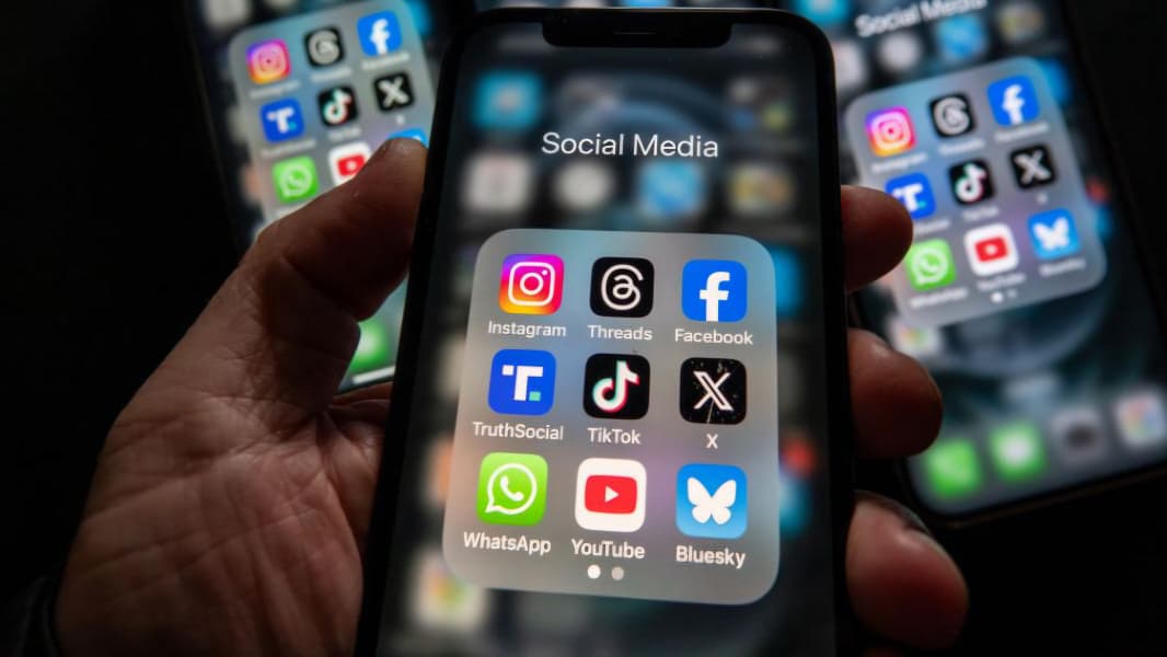 ¿Deberían los menores de 15 años usar redes sociales? Francia dice ‘No’