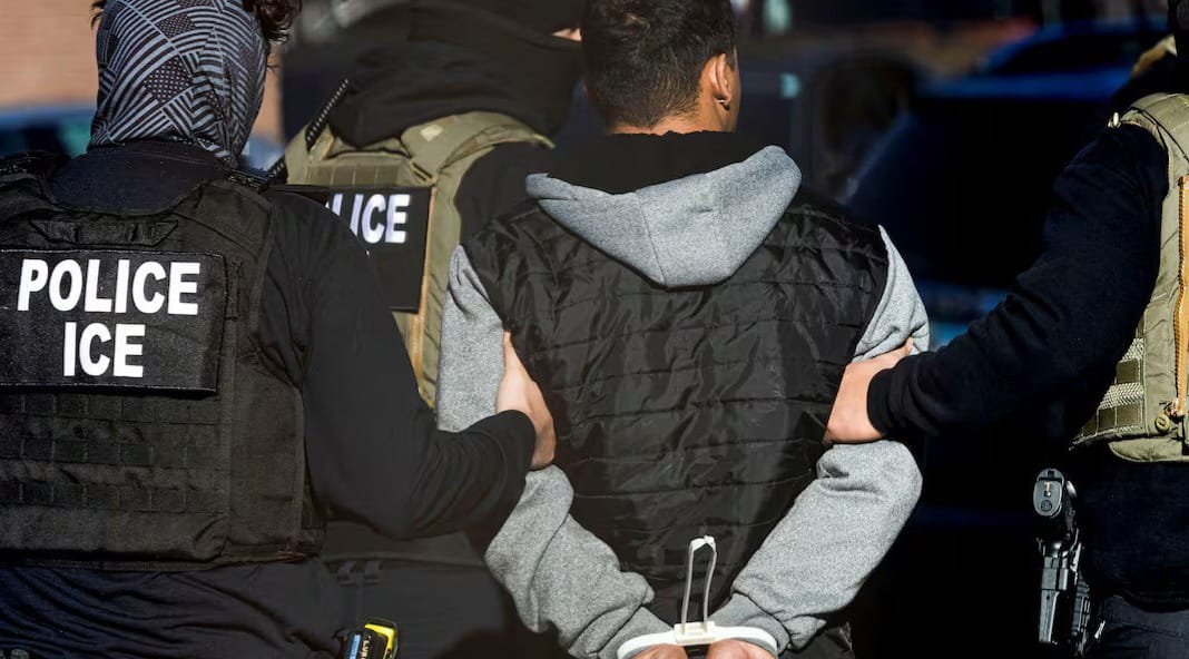 ICE amplía sus poderes para realizar arrestos sin órdenes judiciales
