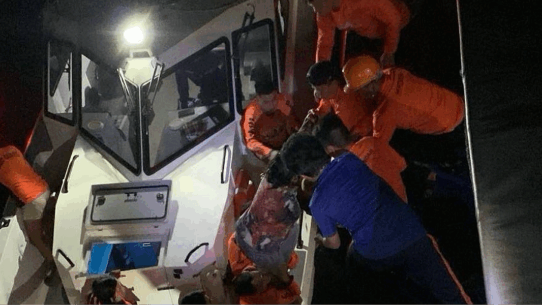 ¡Tragedia en altamar! Naufraga ferri con más de 350 personas