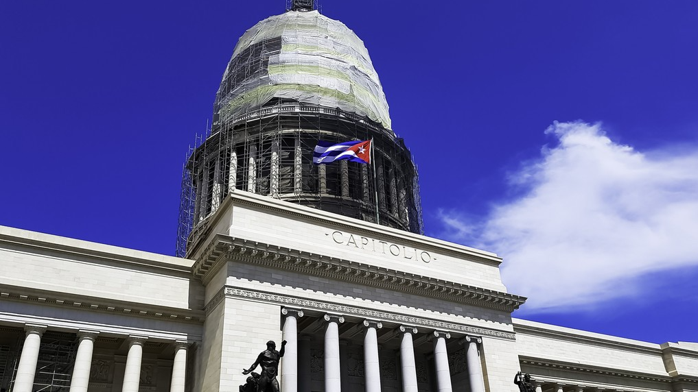 EE.UU. castigará con impuestos a cualquier país que envíe crudo a Cuba