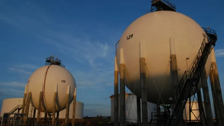 Delcy Rodríguez anuncia la primera exportación de una molécula de gas