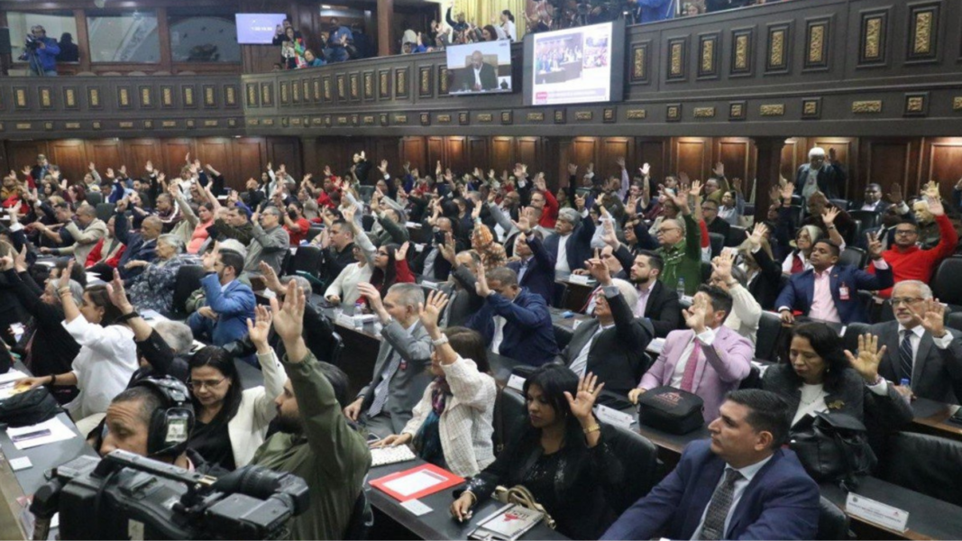 Ley de Amnistía entra en pausa tras objeciones de la oposición en segunda discusión