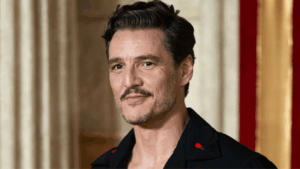 Pedro Pascal de Noche