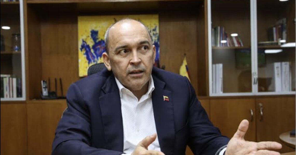 ¿Cuándo llegará el aumento? Francisco Torrealba asegura que hay un «equipo de expertos» revisando el ajuste salarial