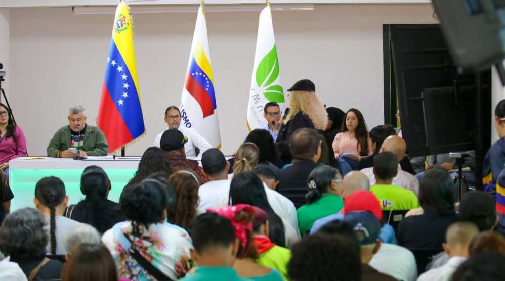 Realizan primer encuentro con movimientos sociales y Consejos Ecosocialistas