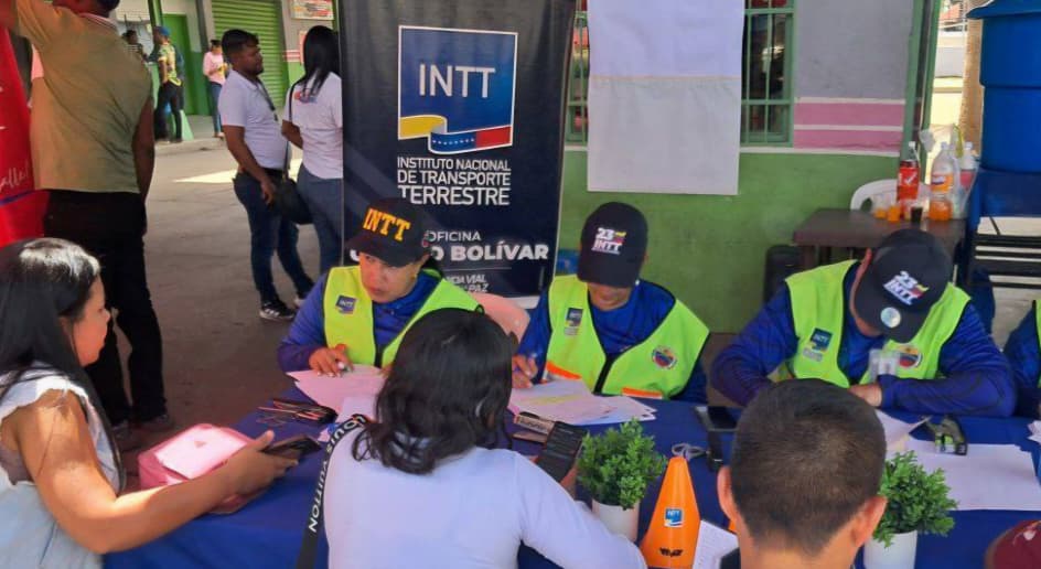 INTT implementa operativo especial en el Monumental Simón Bolívar para trámites
