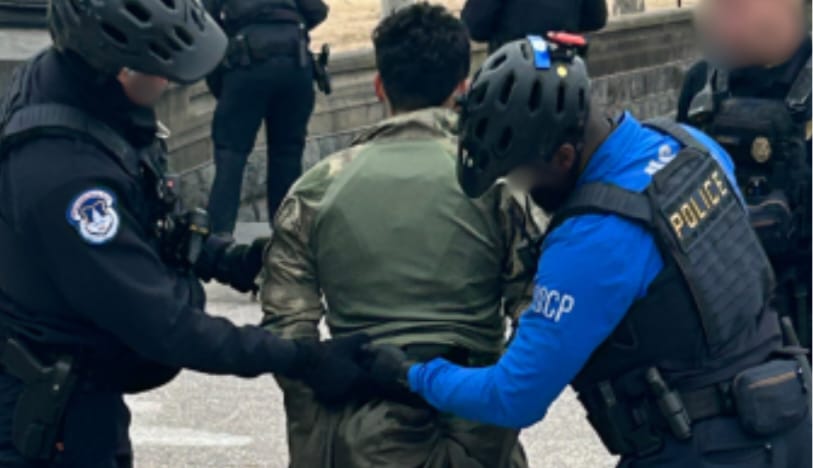 Arrestan a joven armado que se dirigía hacia el Capitolio de Estados Unidos