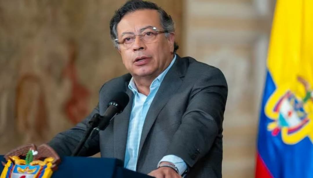 Petro destaca histórico decomiso de casi 17 toneladas de cocaína en altamar