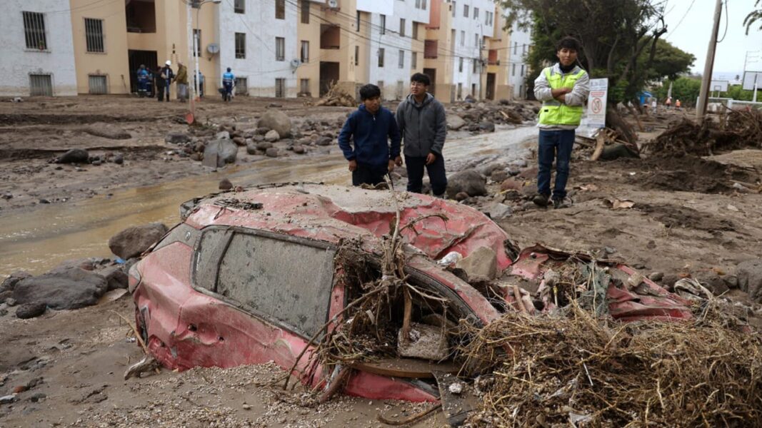 Caos en Perú: fuertes lluvias convierten calles en ríos y provocan aludes devastadores