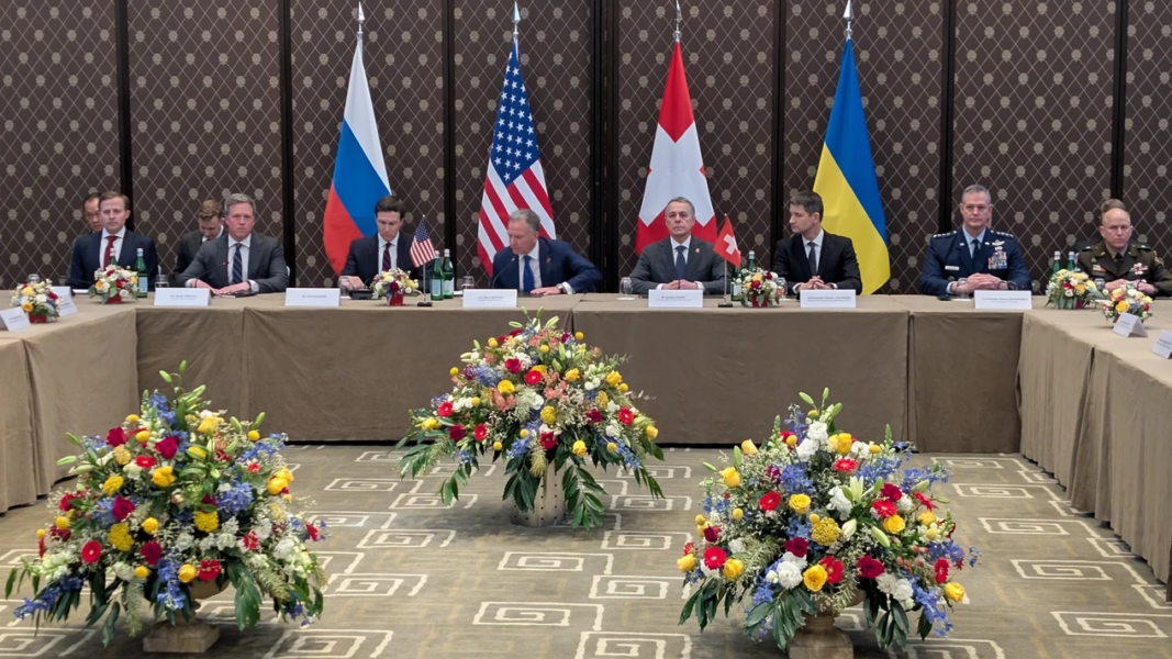 Rusia, Ucrania y EE.UU. cierran su primer día de diálogo