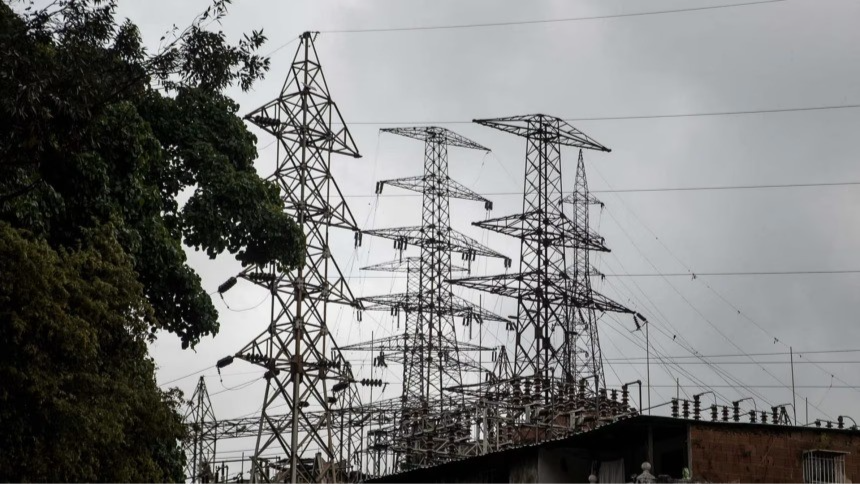 Varias zonas de Caracas recuperan el servicio eléctrico tras fuerte bajón