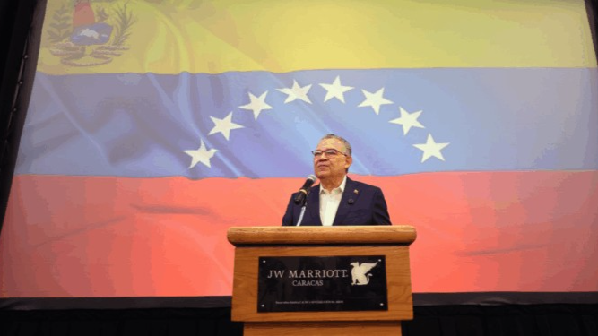 Enrique Márquez sobre Delcy Rodríguez: «Ella dirige el país actualmente»