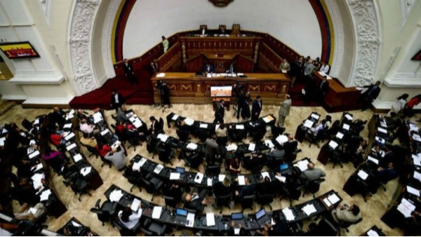 Este fin de semana comienza la discusión pública de la ley para agilizar los trámites en el Estado