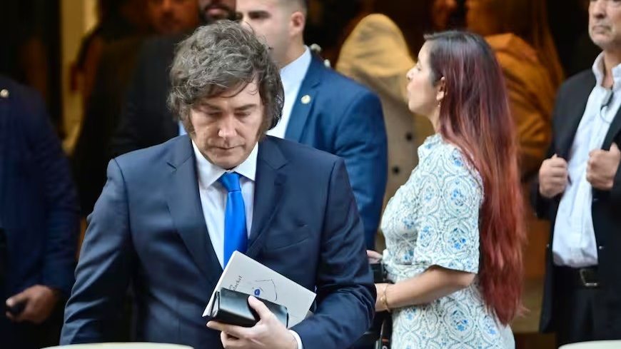 Argentina pierde más de 63.000 trabajadores públicos