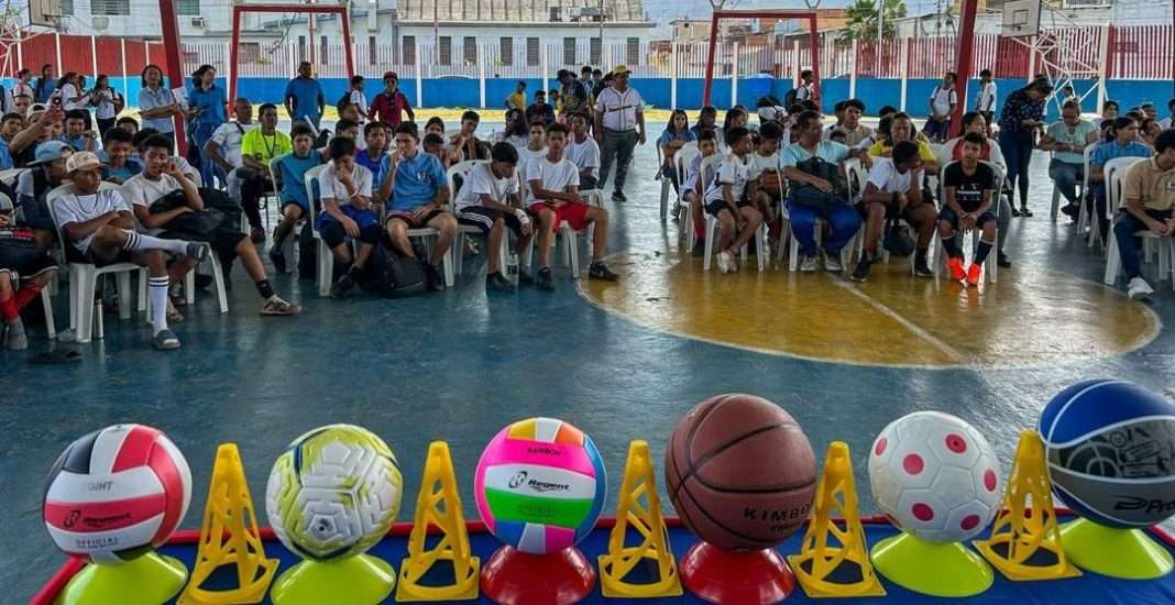 Alcaldía de Sotillo fortalece el deporte escolar con la entrega de kits deportivos a 17 instituciones de Puerto La Cruz