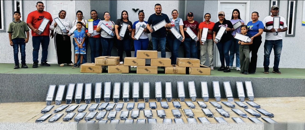 200 luminarias LED de alta potencia refuerzan el alumbrado público en 6 comunas de Pariaguán